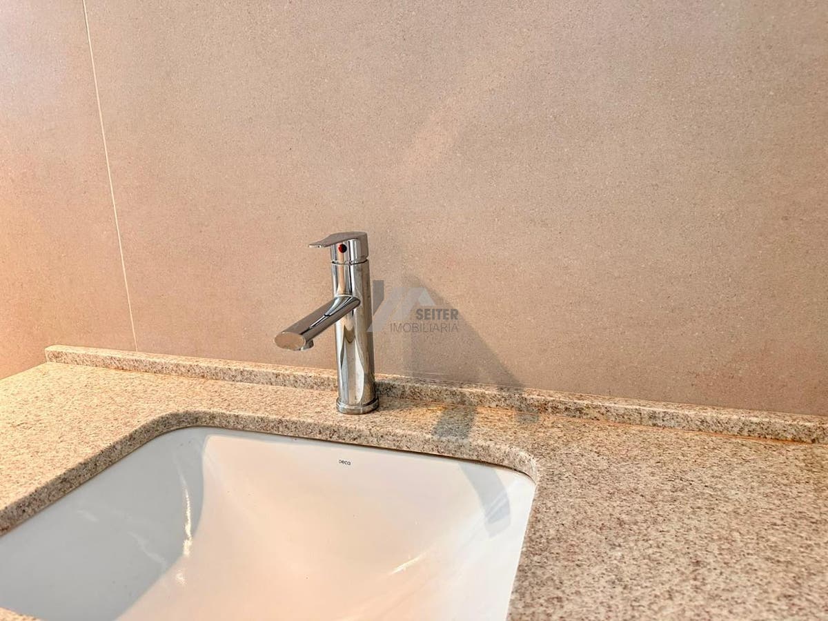 Apartamento a venda com 2 quartos Centro Florianópolis