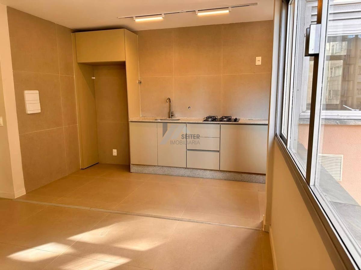 Apartamento a venda com 2 quartos Centro Florianópolis