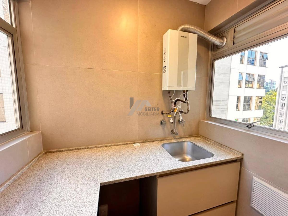 Apartamento a venda com 2 quartos Centro Florianópolis