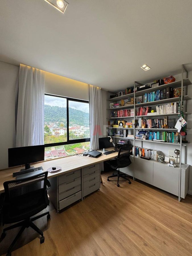 Apartamento com 1 Suíte c/ Closet + 1 Quarto no Jaraguá Esquerdo