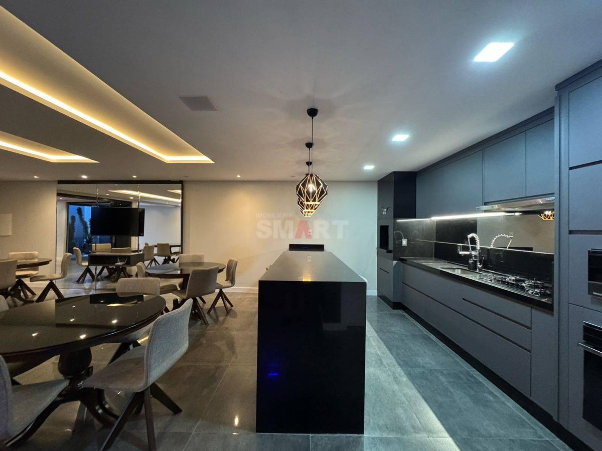 Apartamento com 3 Suítes à Venda no Jaraguá Esquerdo