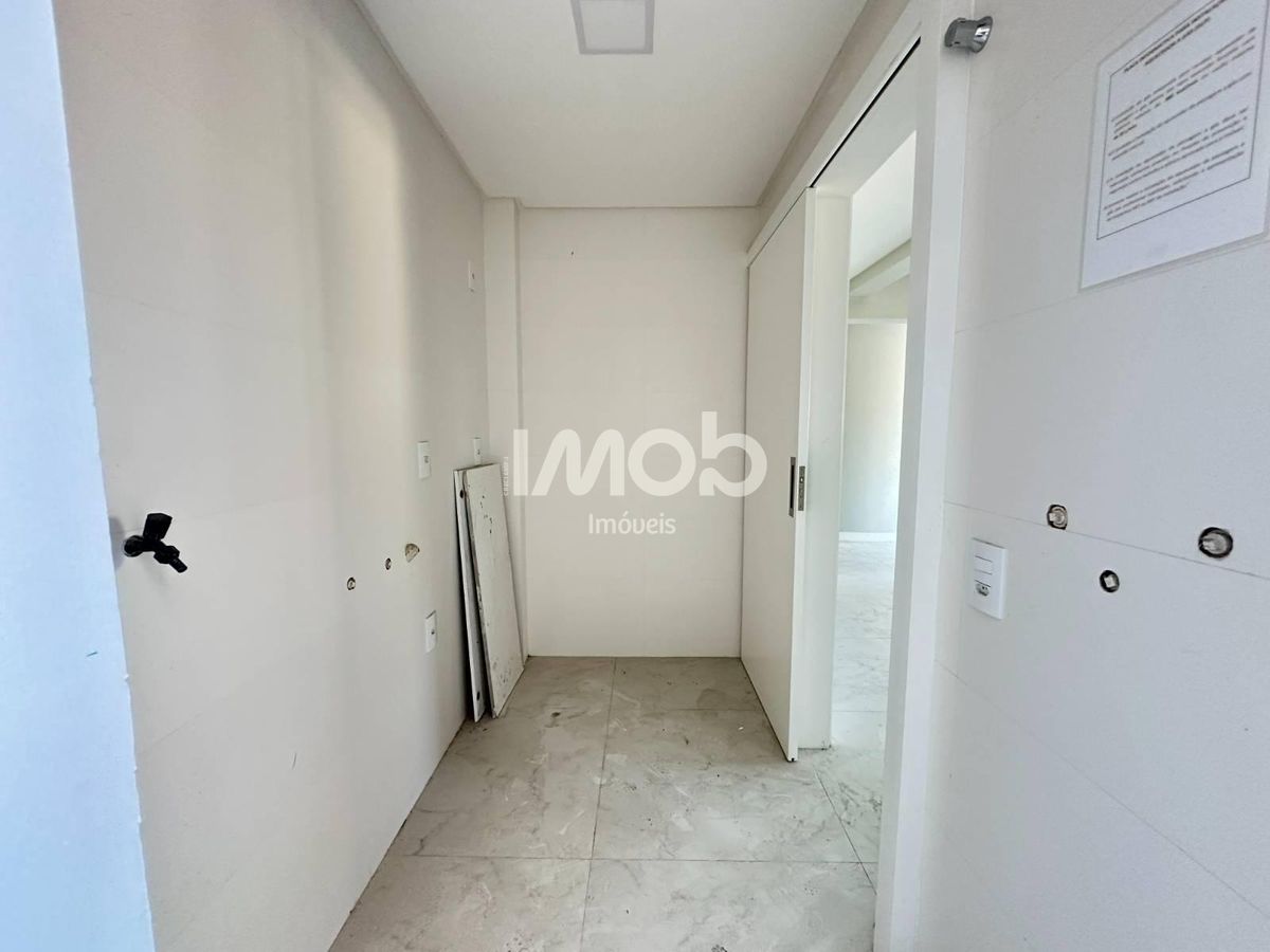 Apartamento com terraço 3 suítes - centro