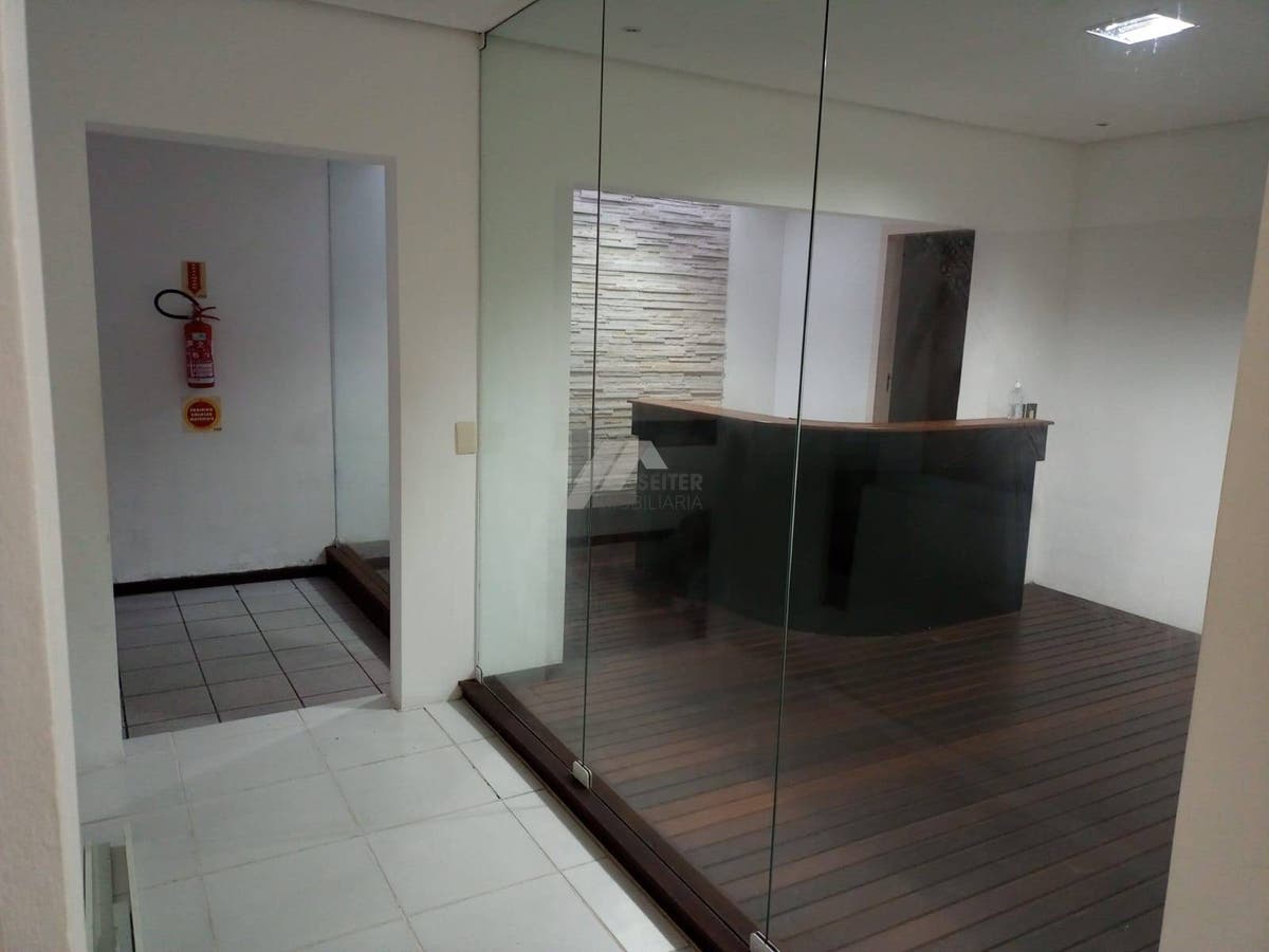 Casa comercial para locação no corrego grande