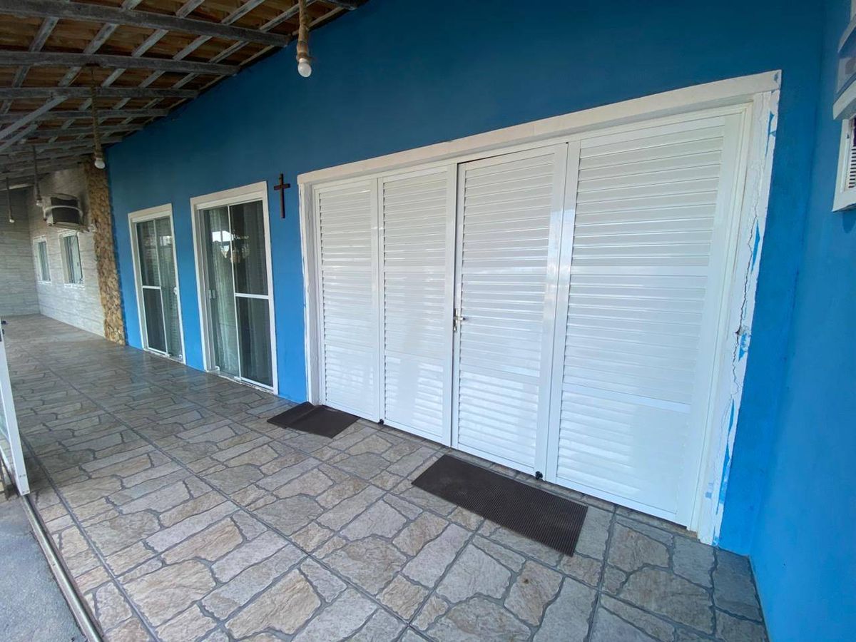 Casa frente mar, 4 quartos com piscina, mariluz