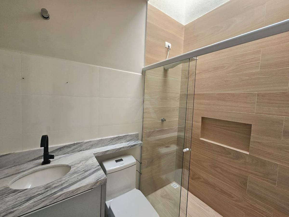 Sobrado mobiliado, 3 quartos sendo 1 suite, rainha do mar
