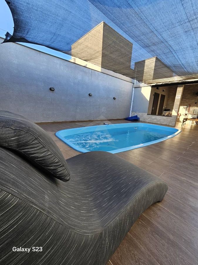 Casa com piscina, 3 quartos, itapema do norte