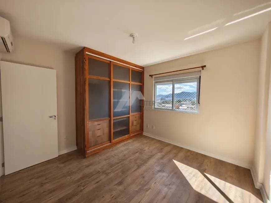 Apartamento com 3 quartos Pantanal Florianópolis