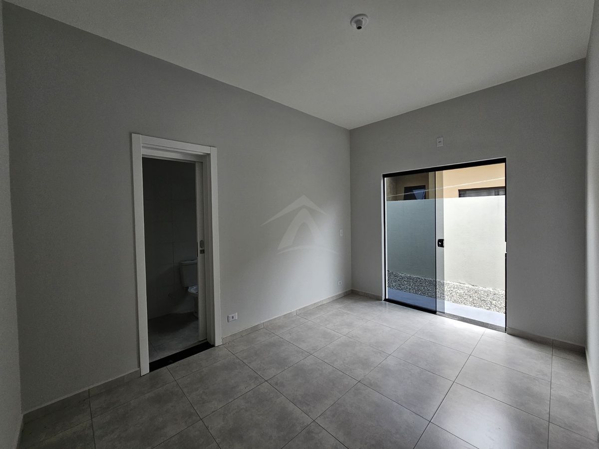 Casa de excelente acabamento, 3 quartos sendo 1 suite, barra do sai