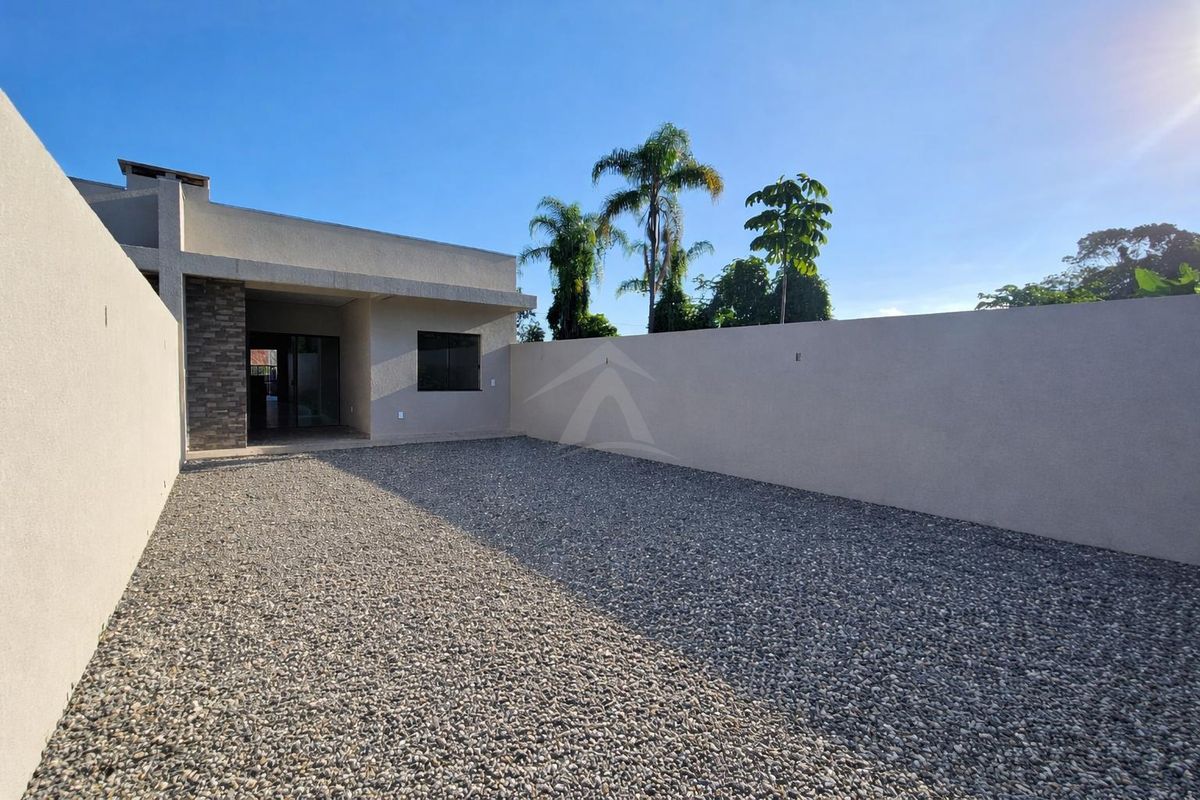 Casa, 3 quartos sendo 1 suite, bal. Brandalize