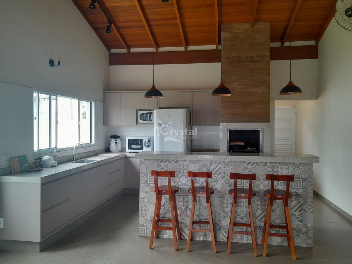 Casa com 3 Quartos com Vista para a Represa Jurumirim à Venda em Loteamento Vivenda do Solemar - Avaré. Foto 5