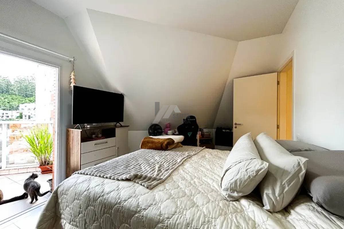 Apartamento com 2 quartos 2 suítes Córrego Grande Florianópolis