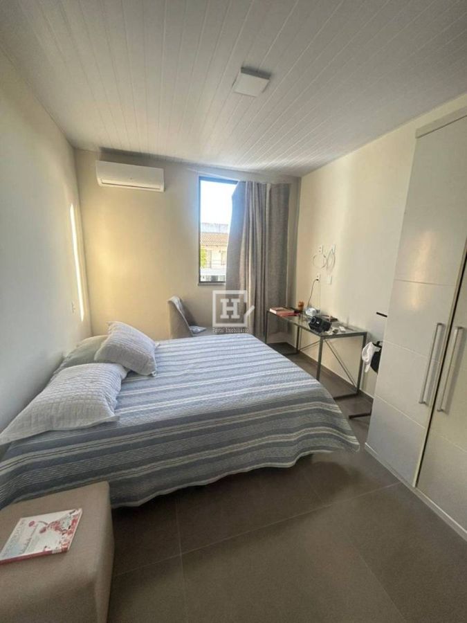 Casa de Condomínio com 4 quartos - Aracaju