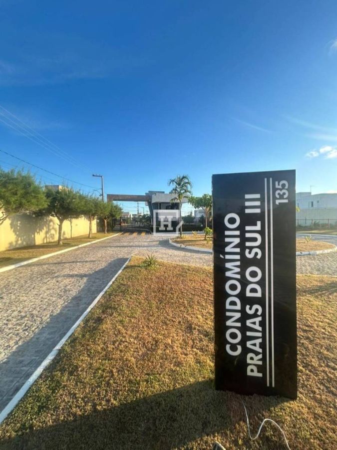 Casa de Condomínio com 4 quartos - Aracaju