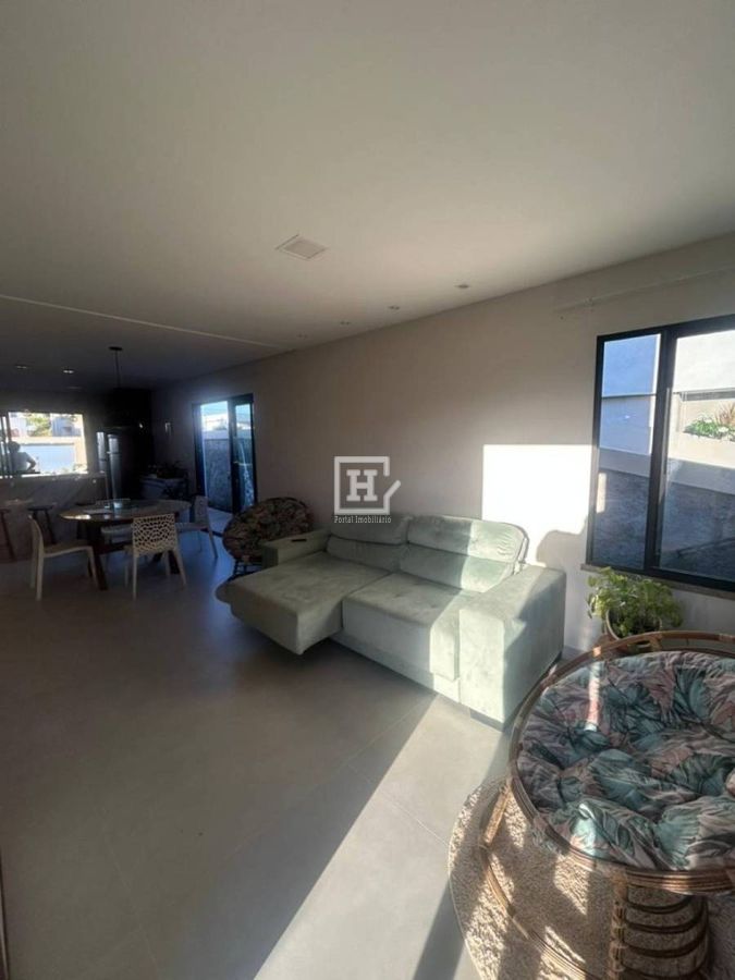 Casa de Condomínio com 4 quartos - Aracaju