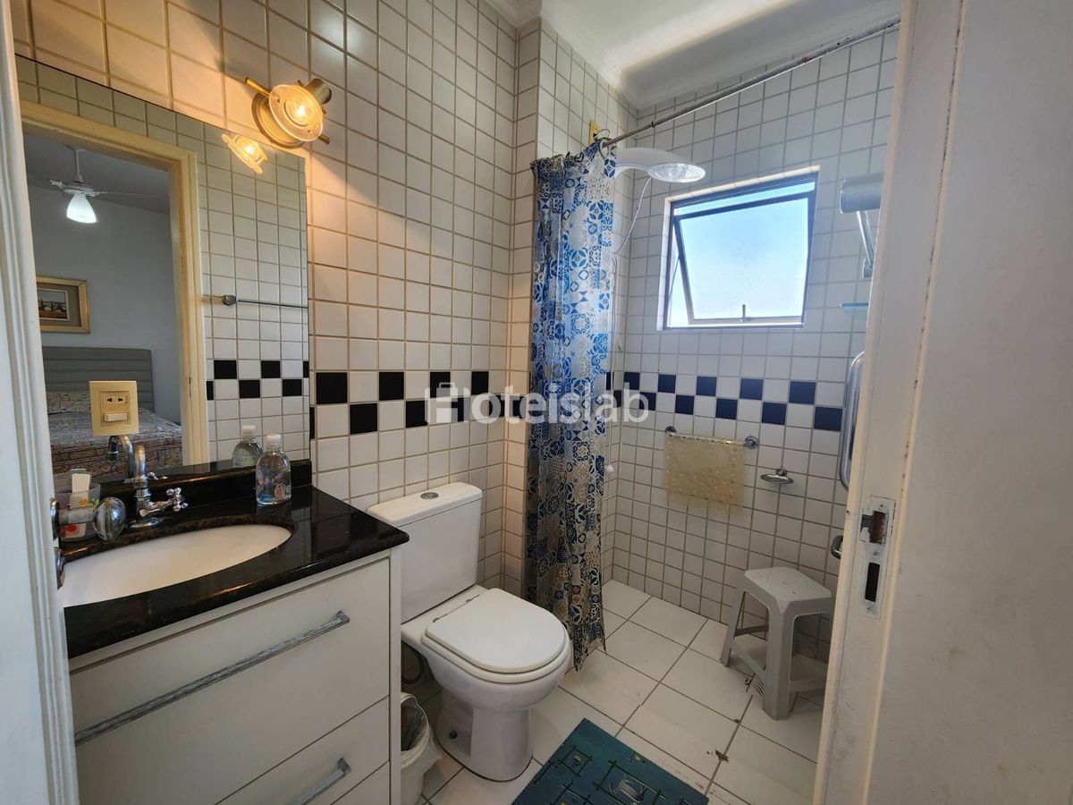 Lindo apto de 2 quartos com piscina a 300m da praia