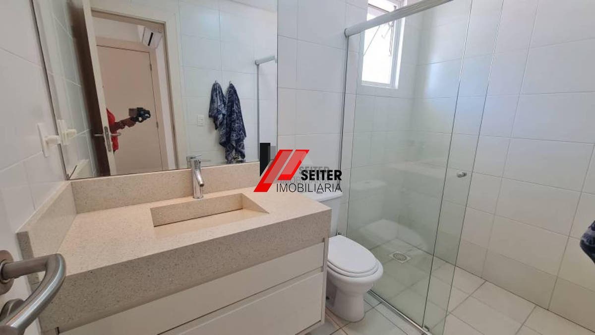 Cobertura 3 suites para alugar no Itacorubi Florianópolis