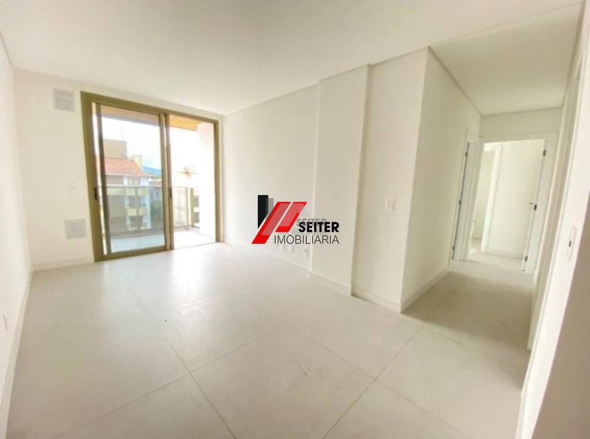 Apartamento a venda com 2 dormitórios em jurere florianópolis