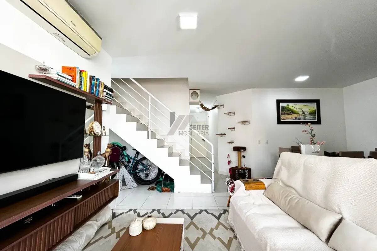 Apartamento com 2 quartos 2 suítes Córrego Grande Florianópolis