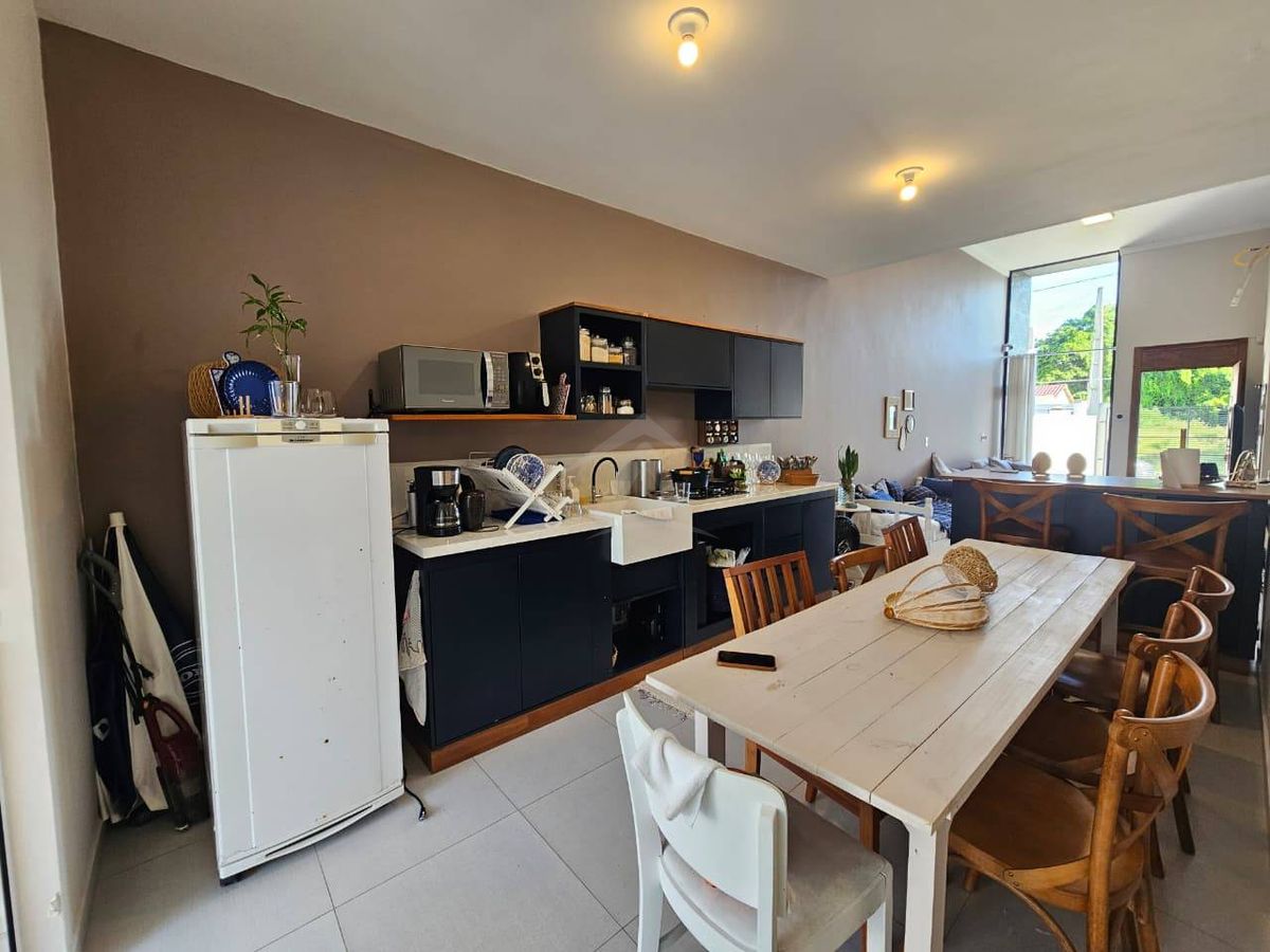 Casa, 3 quartos sendo 1 suíte, barra do sai