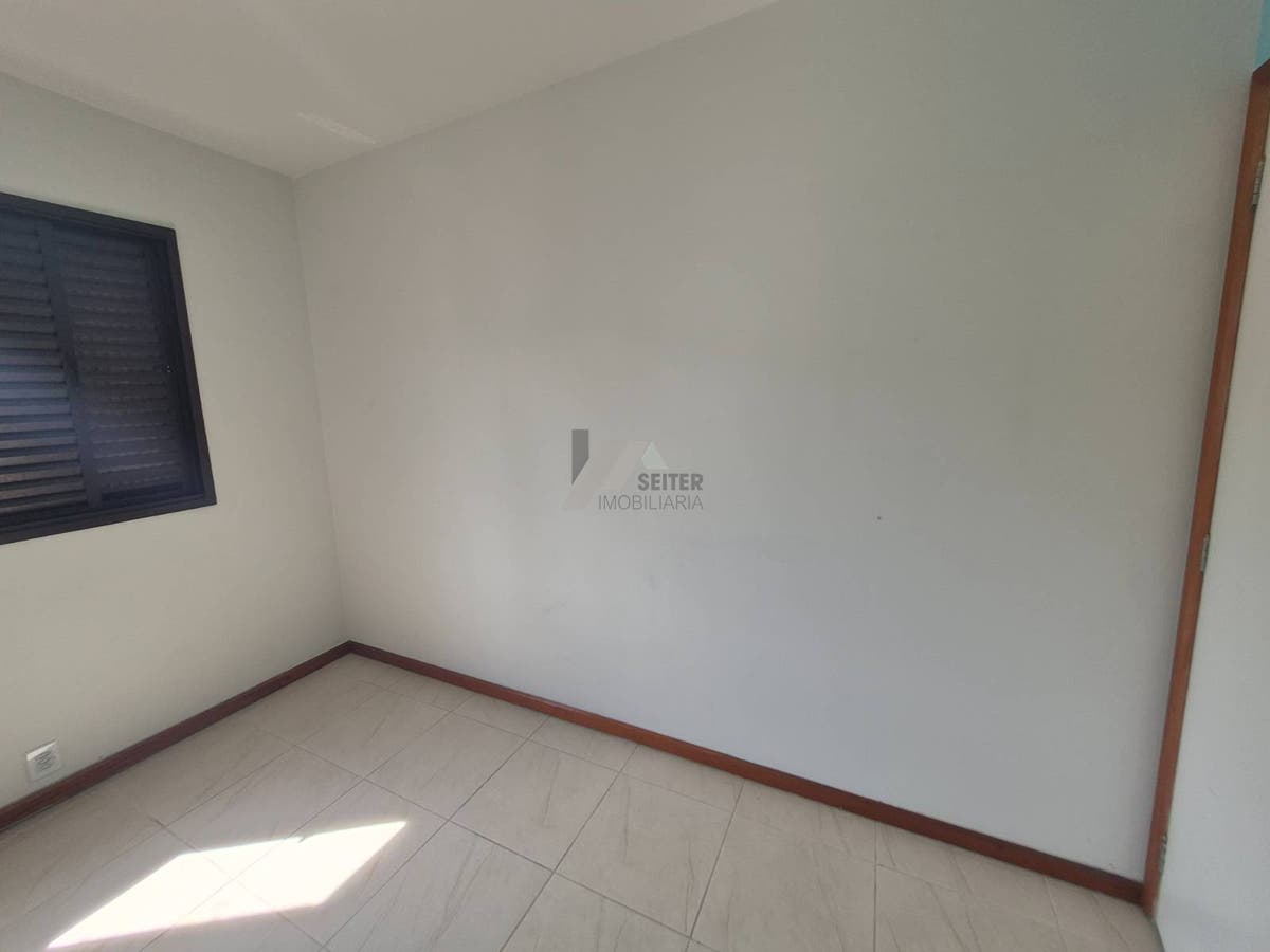 Apartamento de 3 quartos para alugar centro