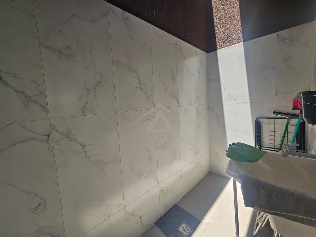 Casa a 500 metros da praia, 2 quartos, bal cambiju