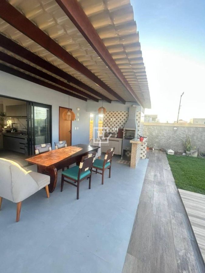 Casa de Condomínio com 4 quartos - Aracaju