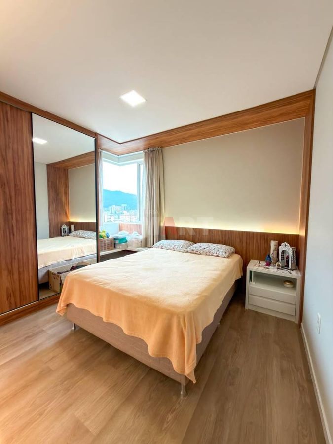 Apartamento mobiliado com 2 quartos na Vila Nova com elevador