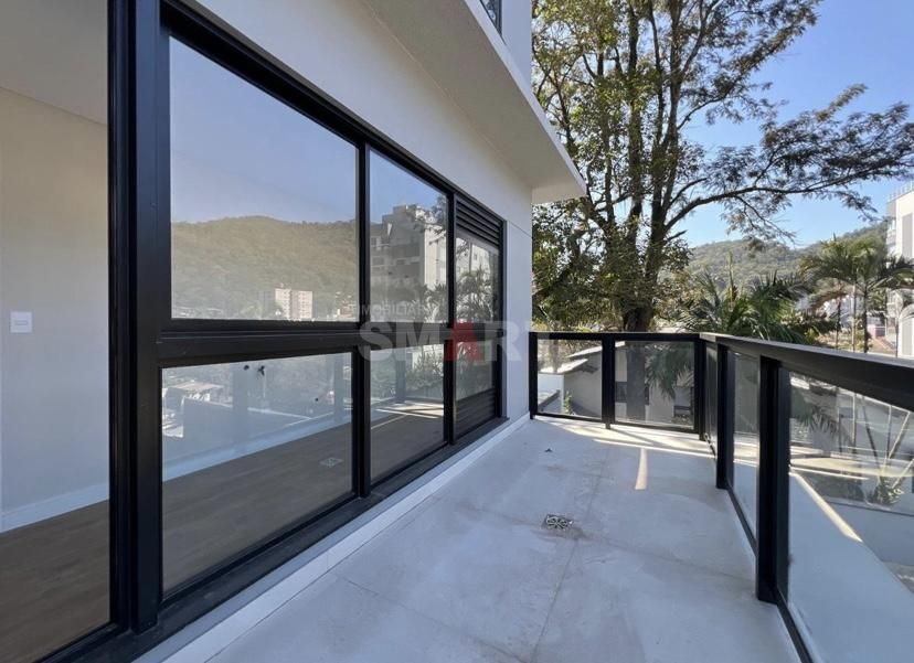 Apartamento com 1 suíte master + 2 demi suítes