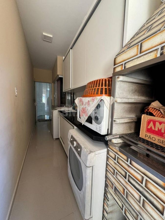 Geminado à Venda na Barra do Rio Cerro com 1 Suíte + 2 Quartos
