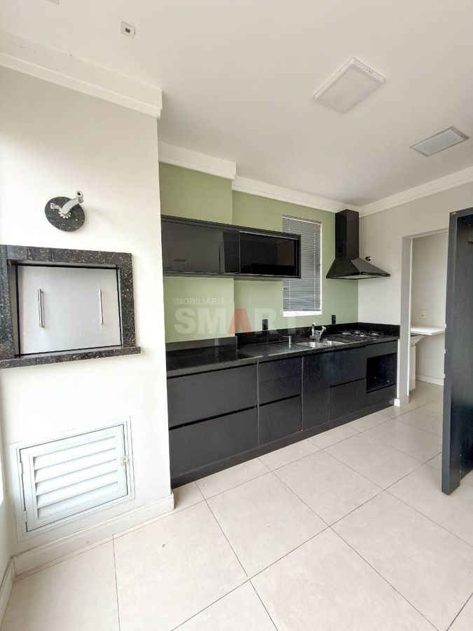 Apartamento no Centro com 1 Suíte + 2 Quartos Prédio Completo
