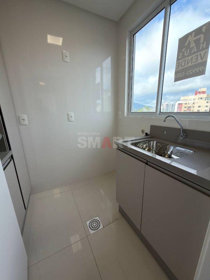 Apartamento Mobiliado no Centro com 3 suítes