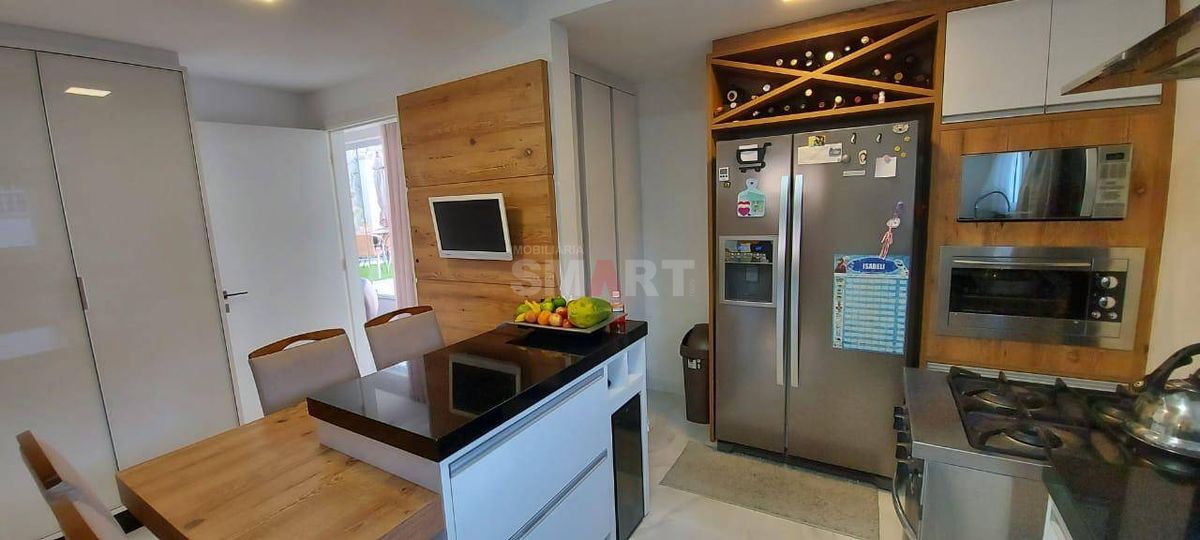 Casa com 4 Suítes no Bairro Nova Brasília