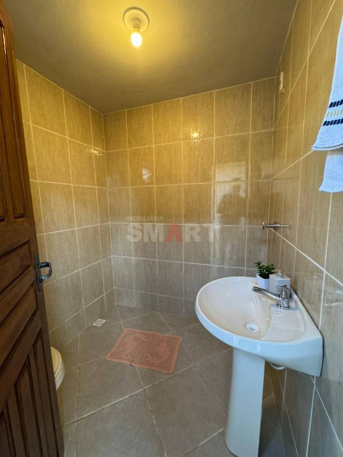 Casa com 3 Quartos e Ampla Área Externa no Amizade