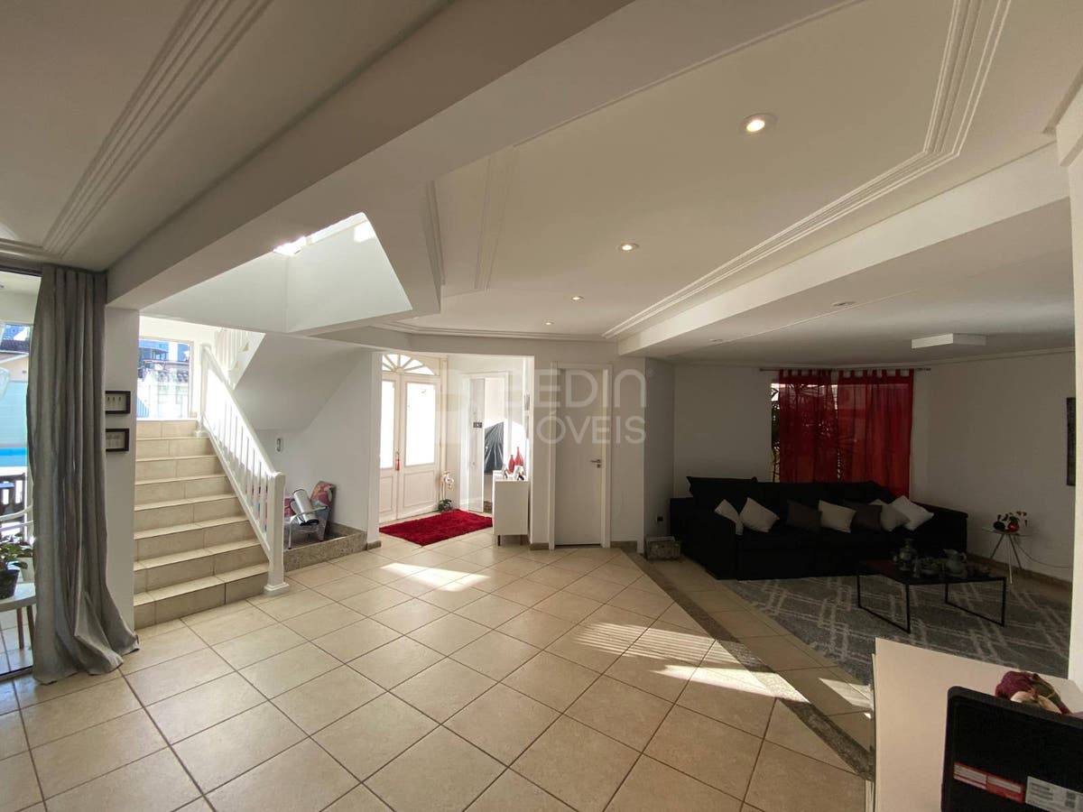 Casa de 4 quartos, 303m² no bairro Centro, em Balneário Camboriú | Eu Corretor