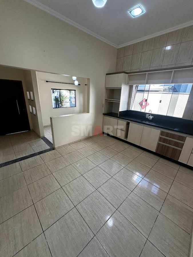 Casa Semimobiliada Suíte + 02 Dormitórios em Três Rios
