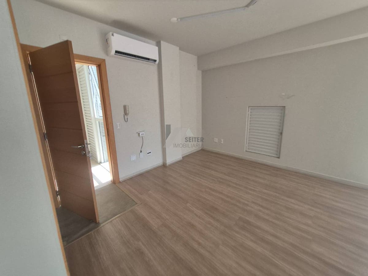 Sala comercial a venda no bairro Itacorubi com 37 m2 de área