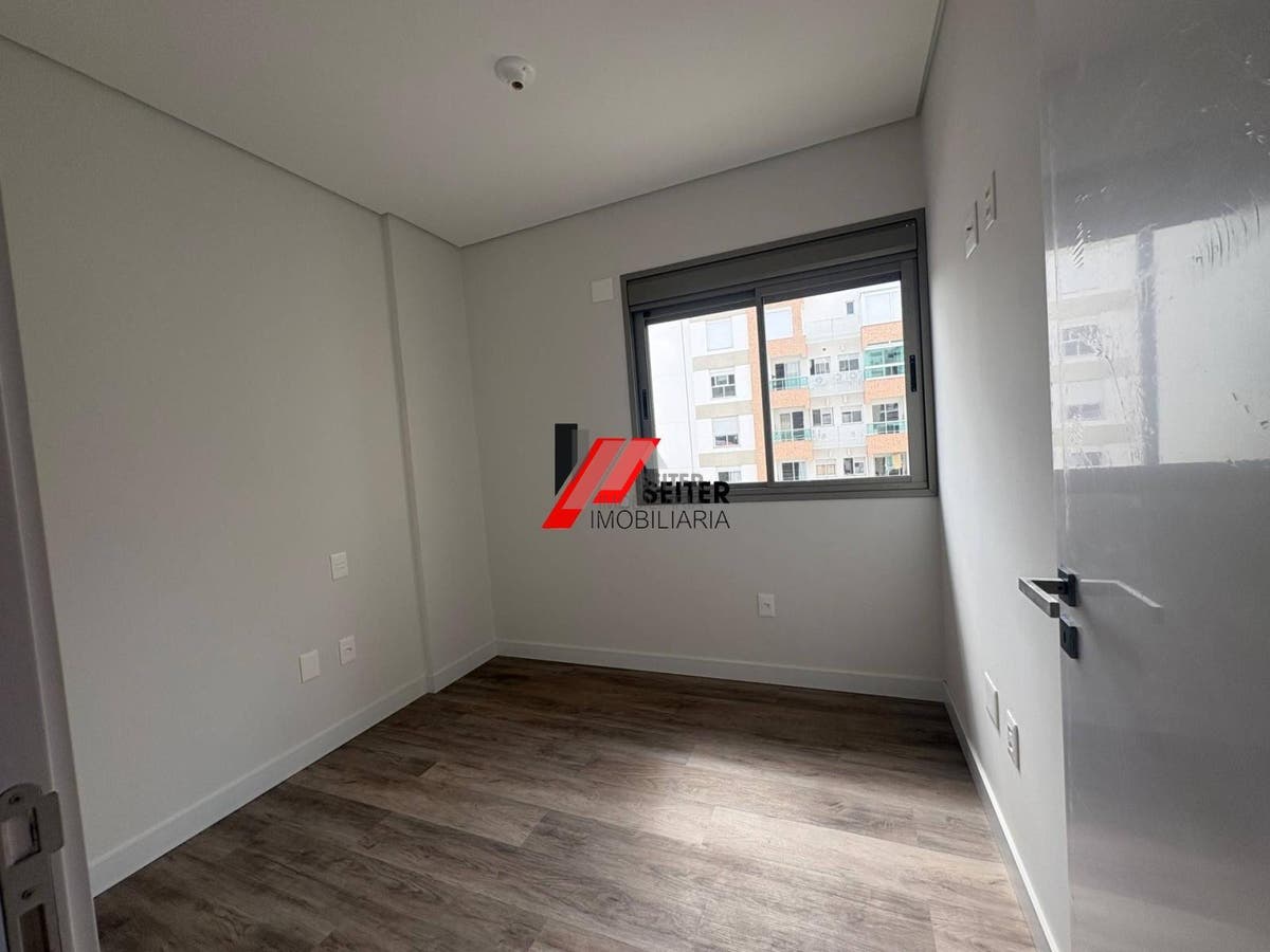 Apartamento novo de 3 dormitorios a venda proximo da UFSC no bairro Carvoeira