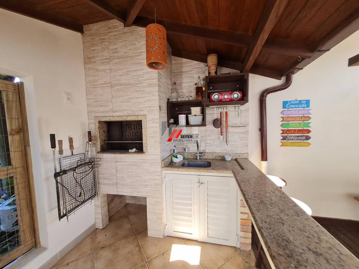 Casa de 3 suites a venda Lagoa da Conceiçao Florianopolis com 352 metros de area util
