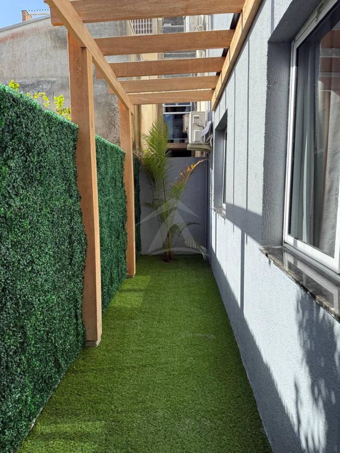 Apartamento mobiliado pé na areia, 3 quartos sendo 1 suíte, centro
