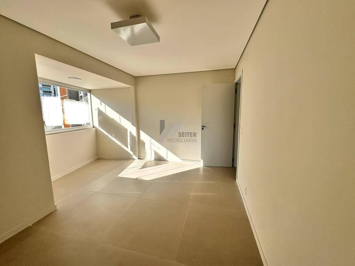 Apartamento a venda com 2 quartos Centro Florianópolis
