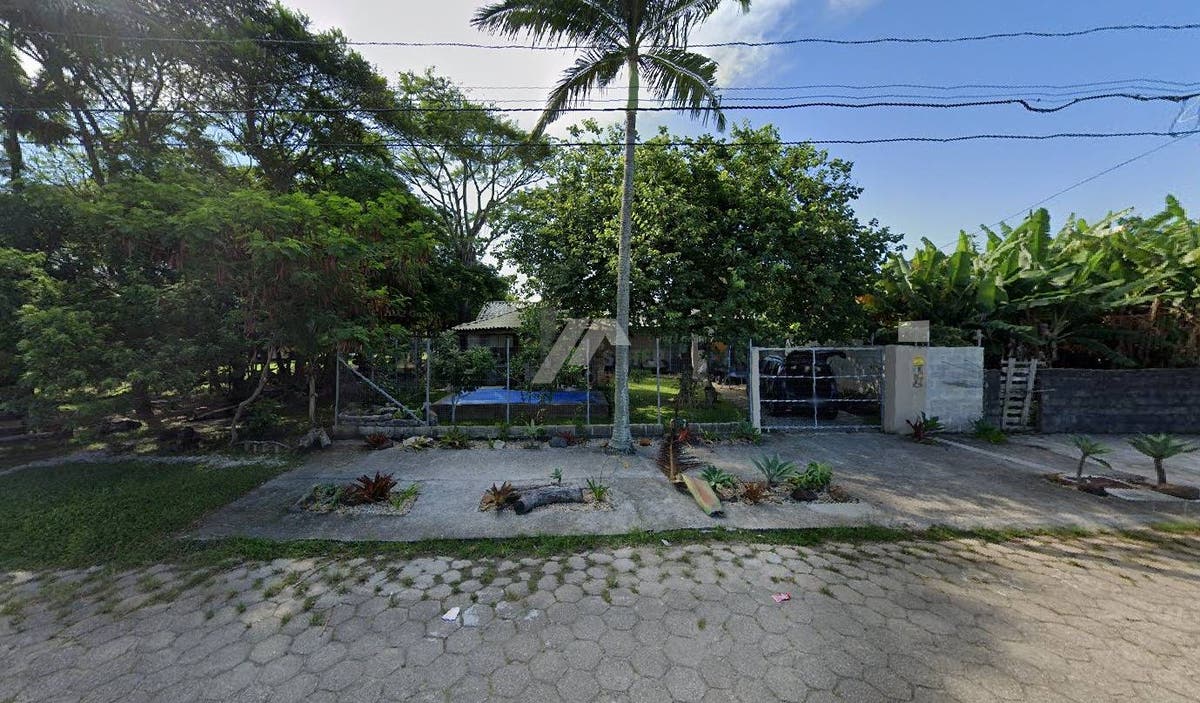 Casa 3 dormitórios com suite a venda Praia da Daniela Florianopolis