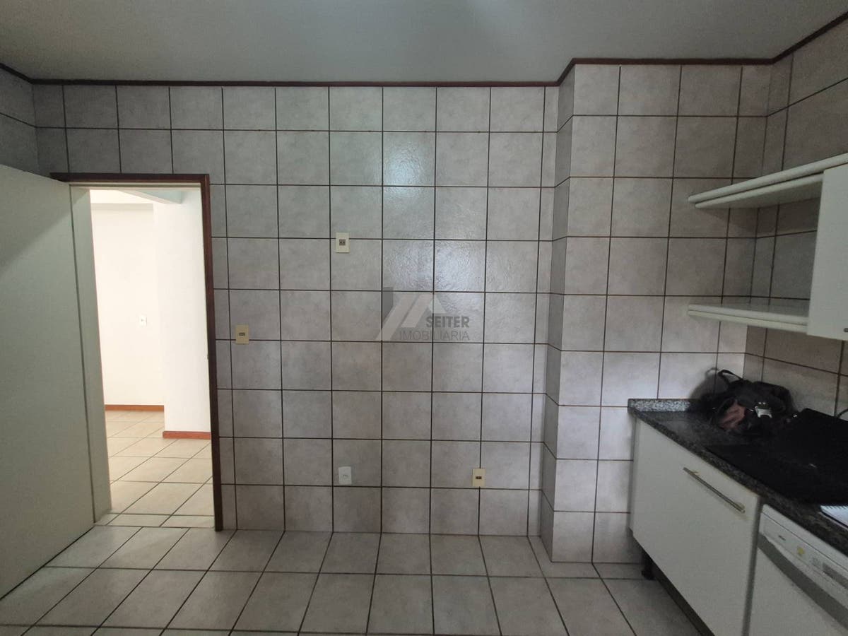 Apartamento de 3 quartos para alugar centro
