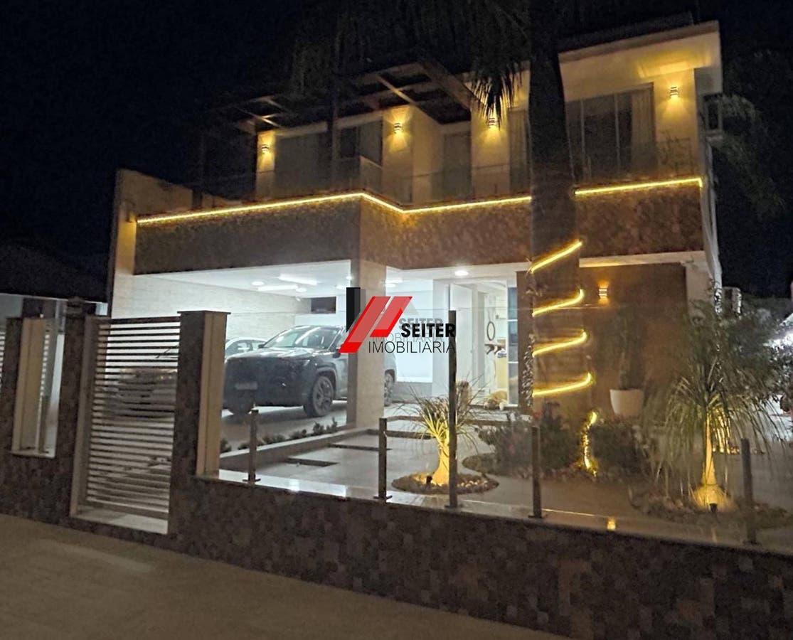 Casa de Alto Padrão com 280m² à Venda na Pedra branca: 4 Quartos 1 Suíte Área Gourmet e Piscina com Spa!