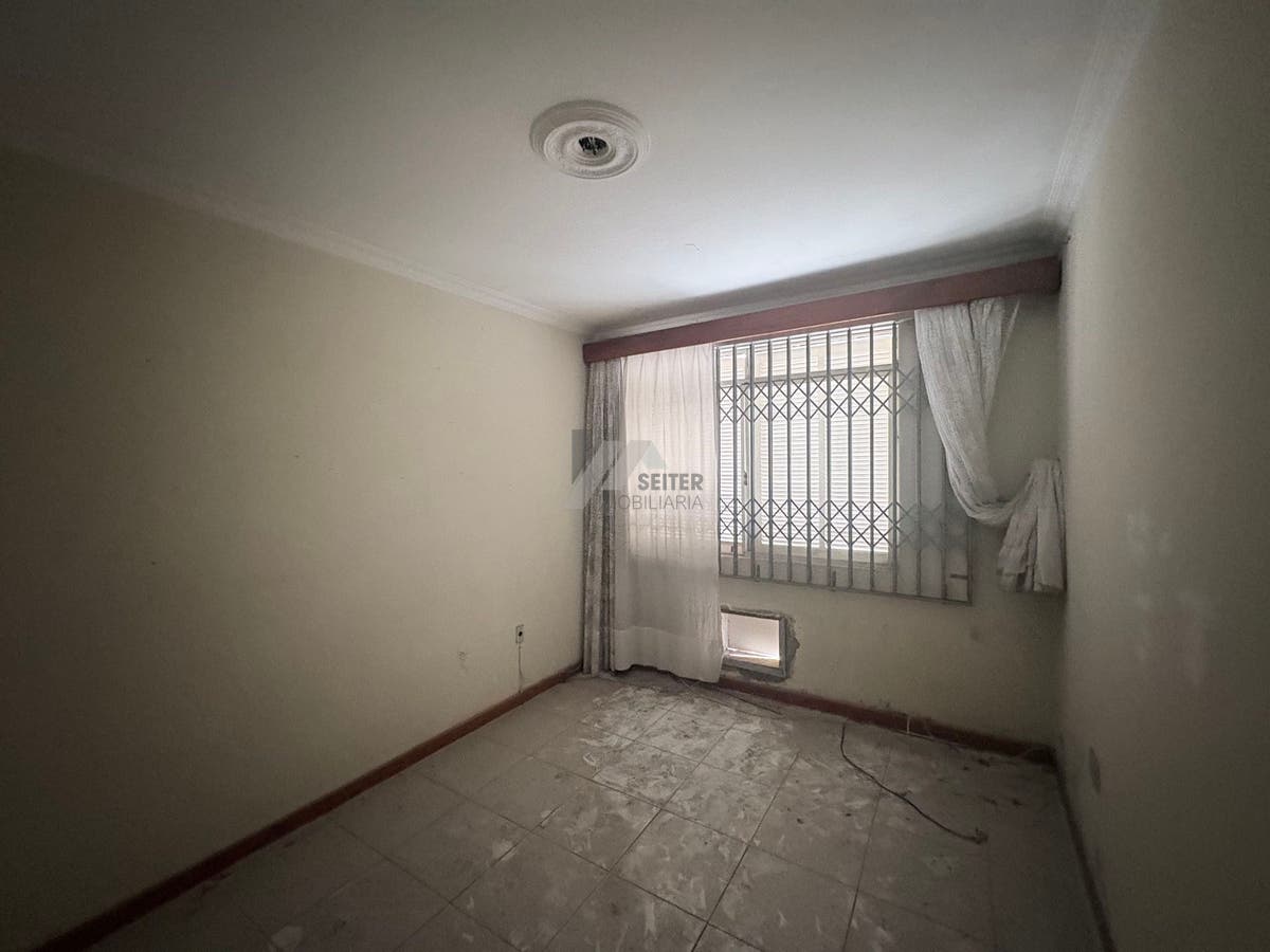 Casa grande a venda no bairro Agronomica