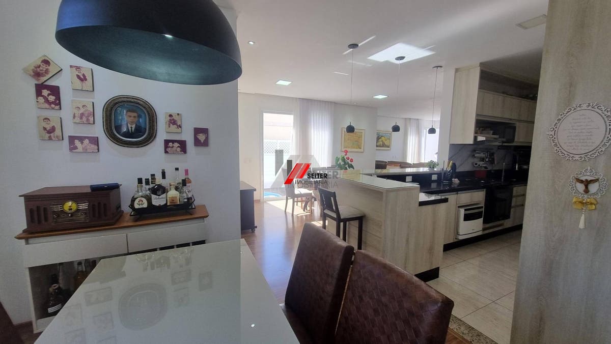 Casa de 3 suites a venda Lagoa da Conceiçao Florianopolis com 352 metros de area util