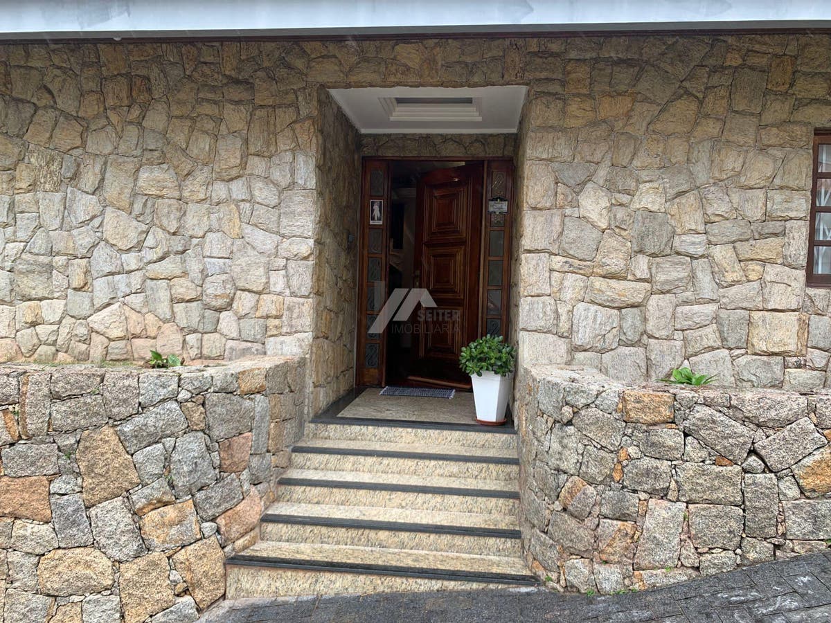 Casa com 5 quartos, Córrego Grande - Florianópolis