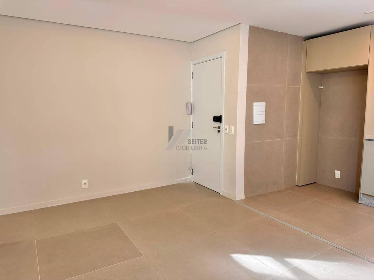 Apartamento a venda com 2 quartos Centro Florianópolis