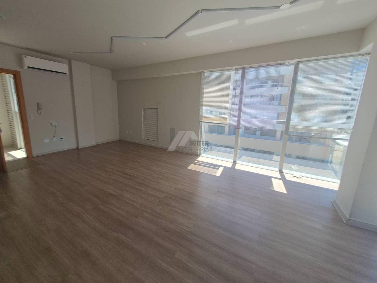 Sala comercial a venda no bairro Itacorubi com 37 m2 de área