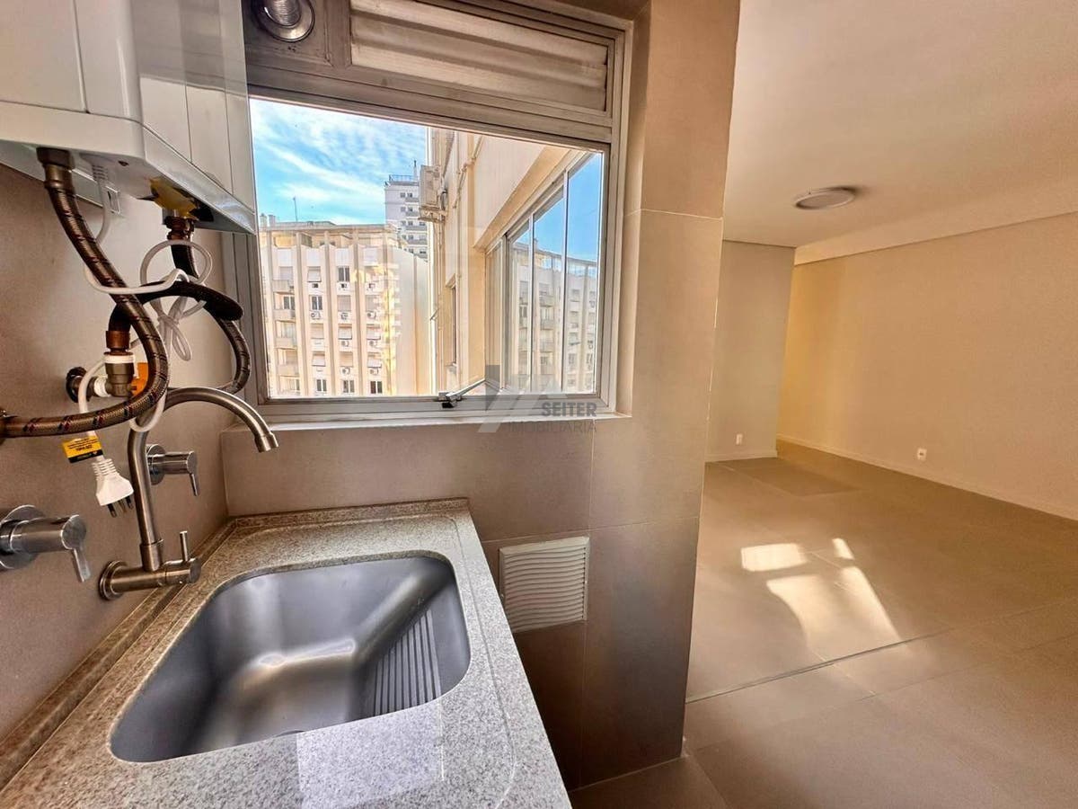Apartamento a venda com 2 quartos Centro Florianópolis