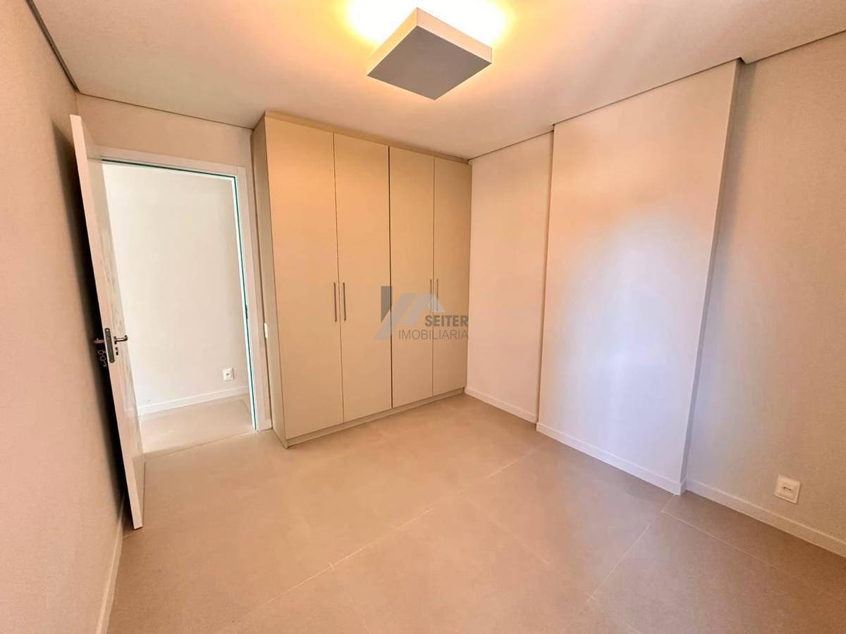 Apartamento a venda com 2 quartos Centro Florianópolis